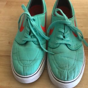 Nike skateboarding shoes